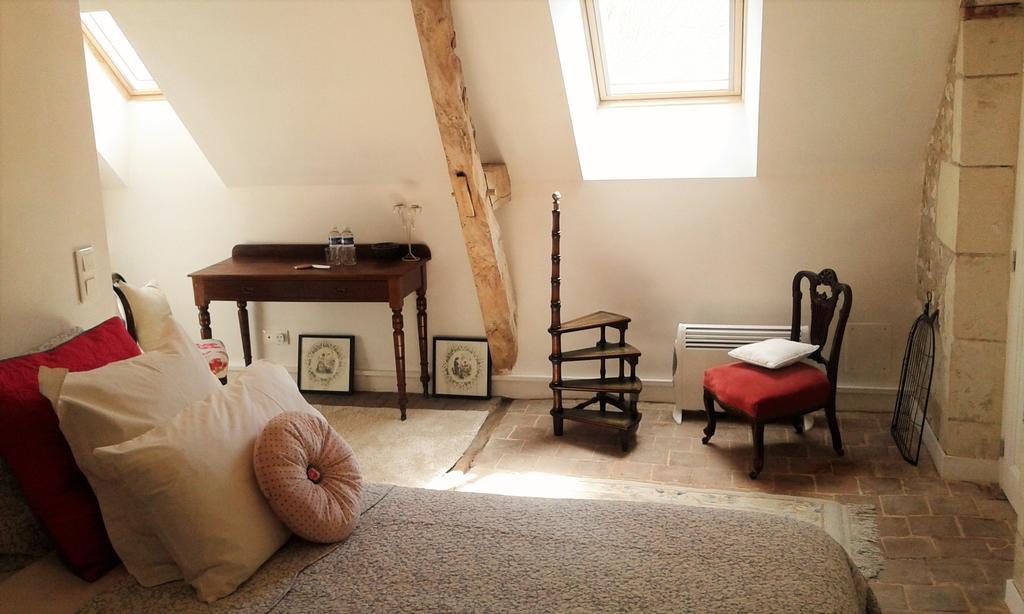 La Cle Des Jardins Bed & Breakfast Nouatre Exterior photo