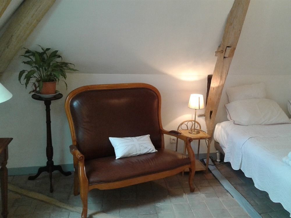 La Cle Des Jardins Bed & Breakfast Nouatre Exterior photo